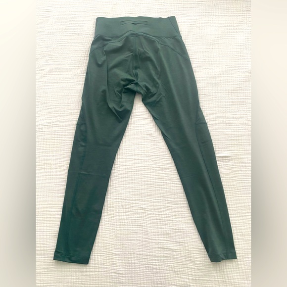 Outdoor Voices TechSweat Core 7/8 Legging in Evergreen - Picture 3 of 5